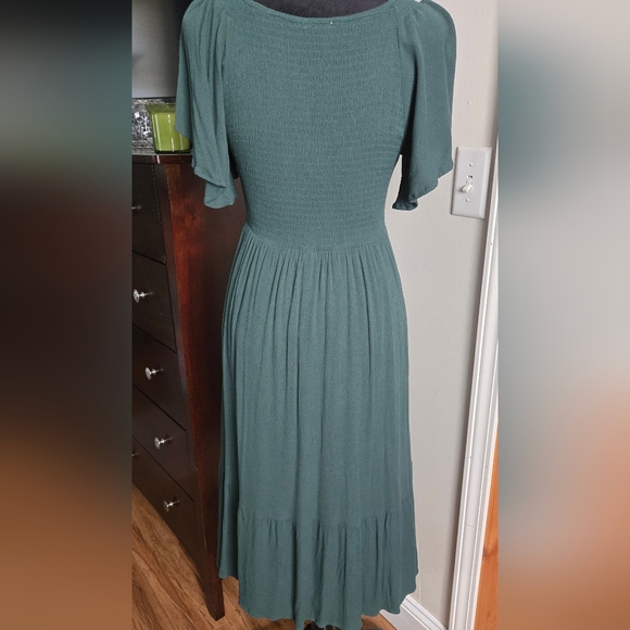 Baltic Born Hunter Green V-Neck Tiered Midi Dress Smocked Top Flutter Sleeves - Picture 5 of 10